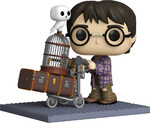 Funko POP! Deluxe: Harry Potter - Harry Pushing Trolley #135 Figure